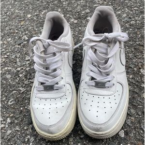 Nike Air Force 1’07 - Women -Size 6